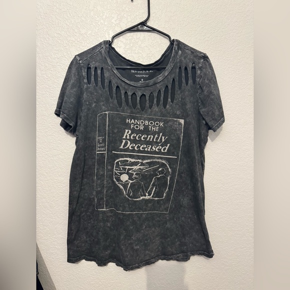 Torrid Charcoal Graphic Tee with Cutout Design BeetleJuice - Picture 1 of 4